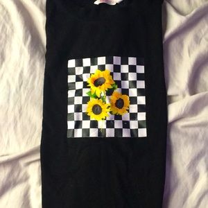 Sunflower Graphic Crop Tee